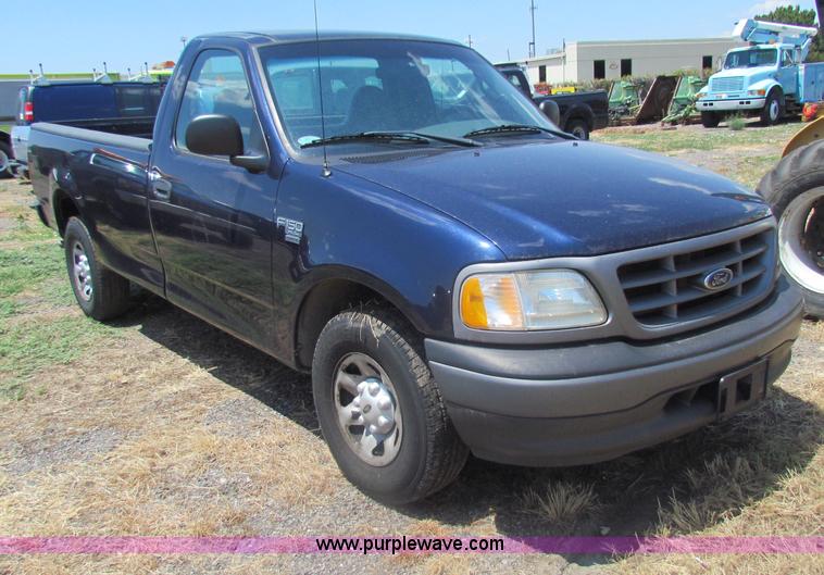 image for item D5327 2002 Ford F150 XL pickup truck