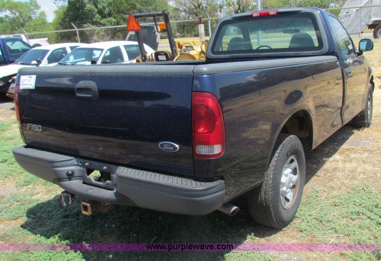 image for item D5327 2002 Ford F150 XL pickup truck