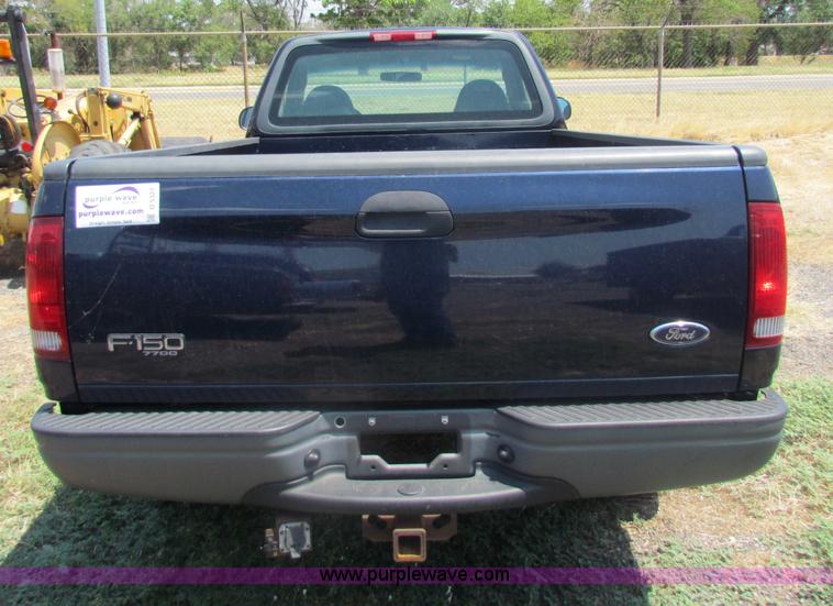 image for item D5327 2002 Ford F150 XL pickup truck