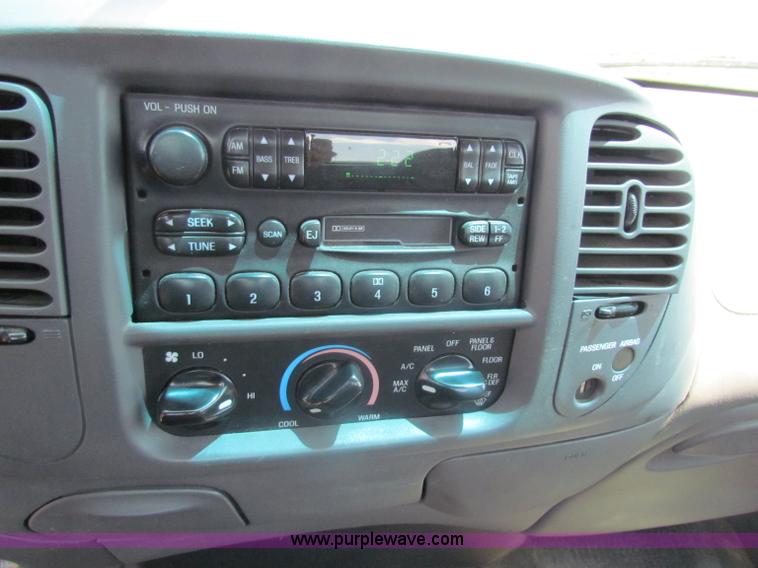 image for item D5327 2002 Ford F150 XL pickup truck