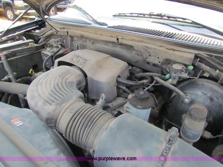 image for item D5327 2002 Ford F150 XL pickup truck