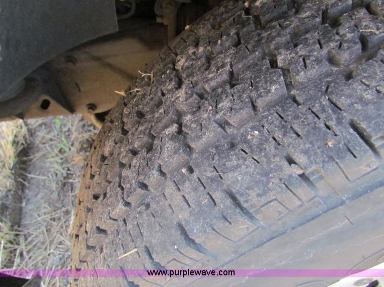 image for item D5327 2002 Ford F150 XL pickup truck