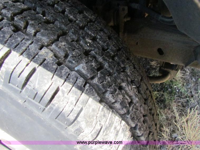 image for item D5327 2002 Ford F150 XL pickup truck