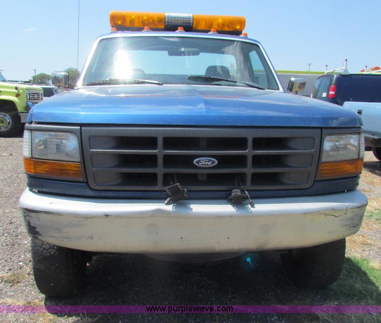 image for item D5328 1994 Ford F350 XL utility pickup truck