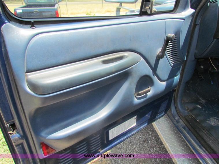 image for item D5328 1994 Ford F350 XL utility pickup truck