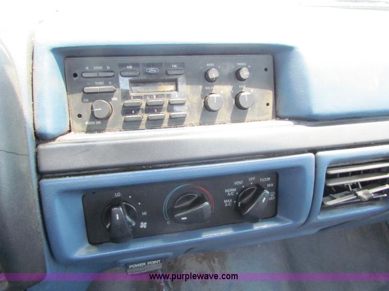 image for item D5328 1994 Ford F350 XL utility pickup truck