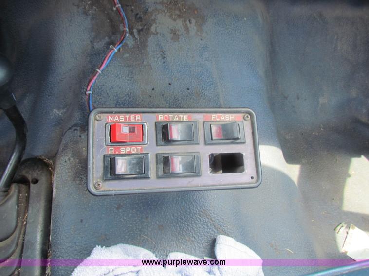 image for item D5328 1994 Ford F350 XL utility pickup truck