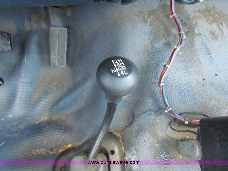 image for item D5328 1994 Ford F350 XL utility pickup truck