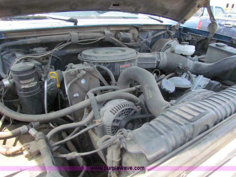 image for item D5328 1994 Ford F350 XL utility pickup truck