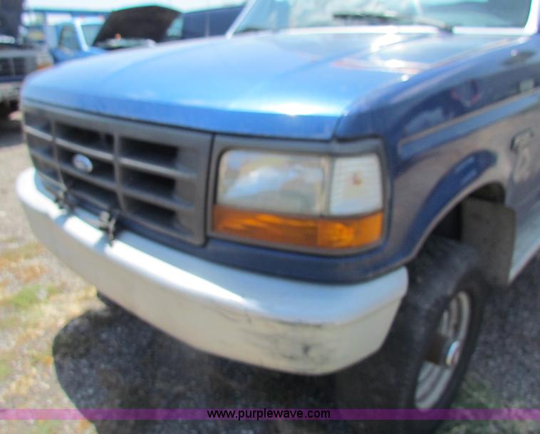 image for item D5328 1994 Ford F350 XL utility pickup truck
