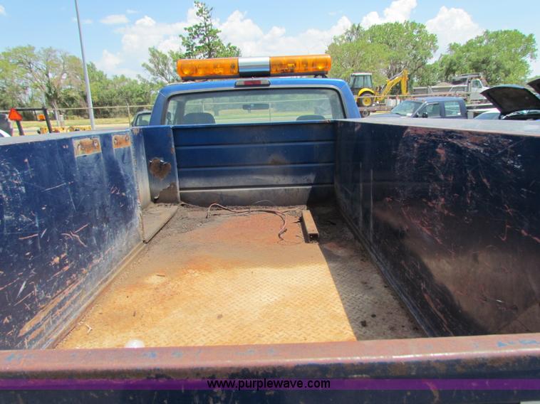 image for item D5328 1994 Ford F350 XL utility pickup truck