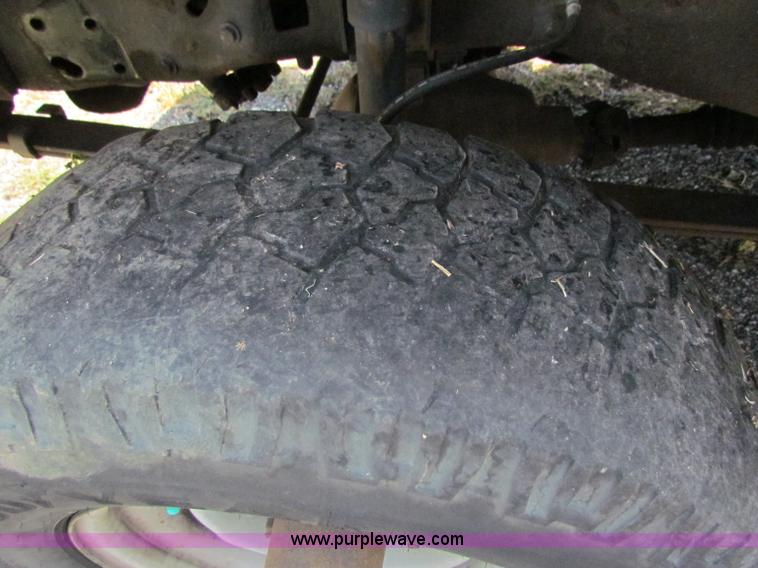 image for item D5328 1994 Ford F350 XL utility pickup truck