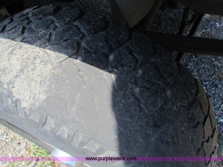 image for item D5328 1994 Ford F350 XL utility pickup truck