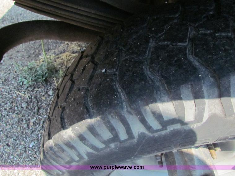 image for item D5328 1994 Ford F350 XL utility pickup truck