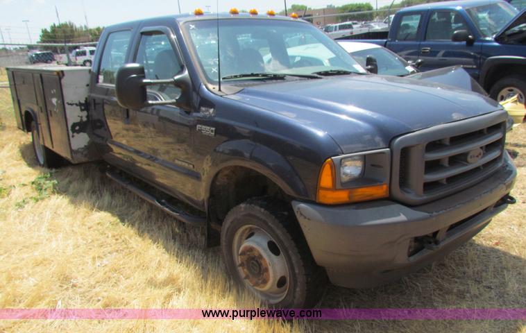 image for item D5329 2001 Ford F550 XL utility pickup truck