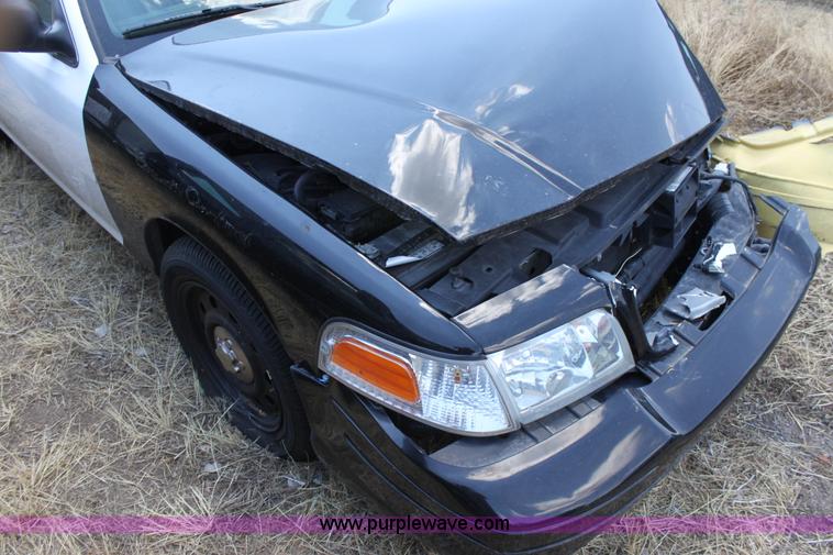 image for item D5330 2009 Ford Crown Victoria Police Interceptor