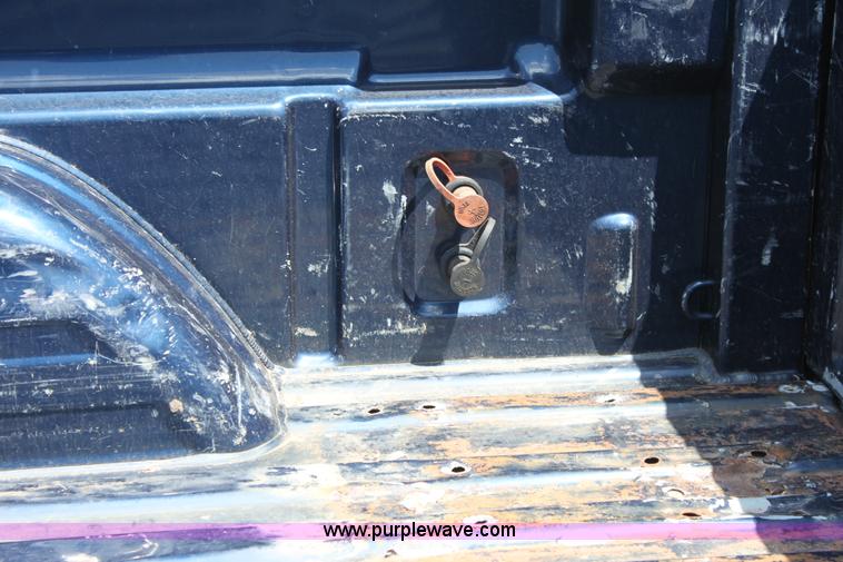 image for item D5331 2002 Chevrolet Silverado 2500 HD extended cab pickup truck