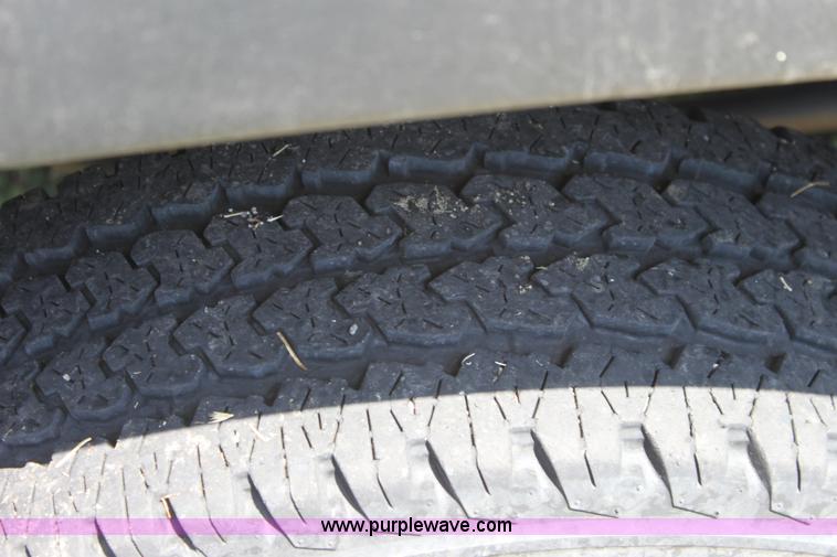 image for item D5331 2002 Chevrolet Silverado 2500 HD extended cab pickup truck