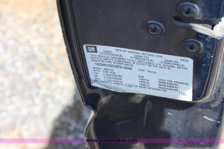 image for item D5332 2002 Chevrolet Silverado 2500 HD Crew Cab pickup truck