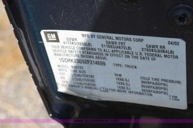 image for item D5332 2002 Chevrolet Silverado 2500 HD Crew Cab pickup truck