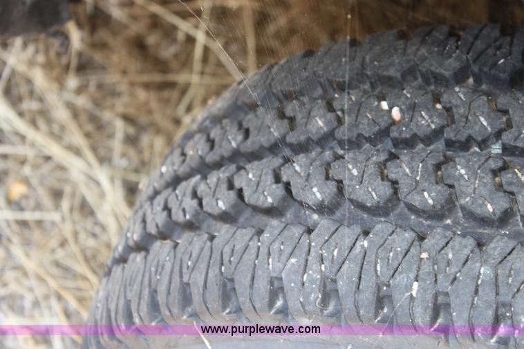 image for item D5332 2002 Chevrolet Silverado 2500 HD Crew Cab pickup truck