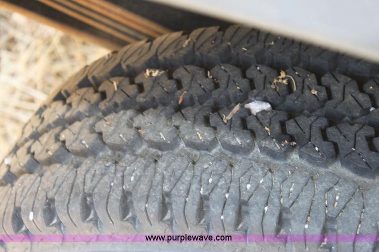 image for item D5332 2002 Chevrolet Silverado 2500 HD Crew Cab pickup truck