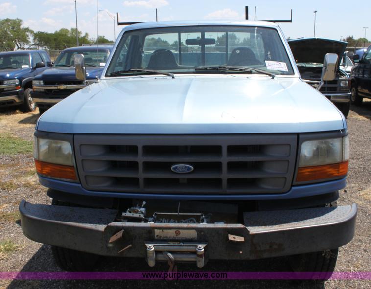image for item D5333 1996 Ford F350 XL utility pickup truck