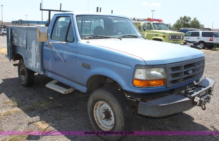 image for item D5333 1996 Ford F350 XL utility pickup truck