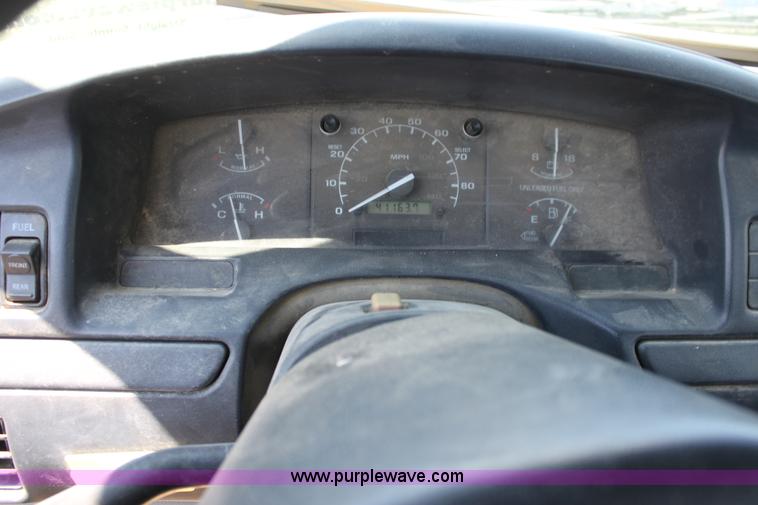 image for item D5333 1996 Ford F350 XL utility pickup truck