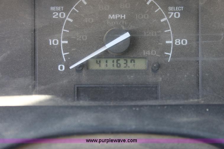 image for item D5333 1996 Ford F350 XL utility pickup truck