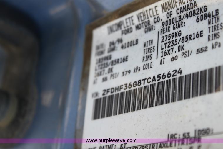 image for item D5333 1996 Ford F350 XL utility pickup truck