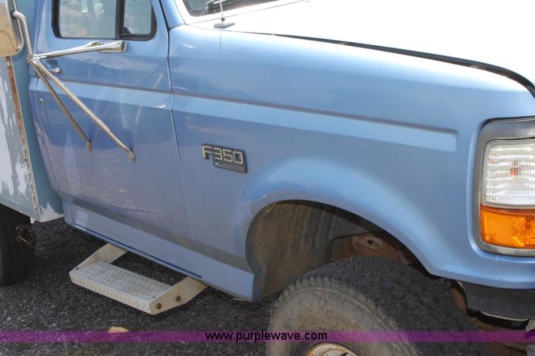 image for item D5333 1996 Ford F350 XL utility pickup truck