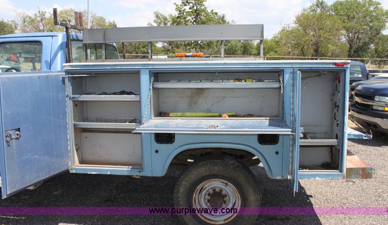 image for item D5333 1996 Ford F350 XL utility pickup truck