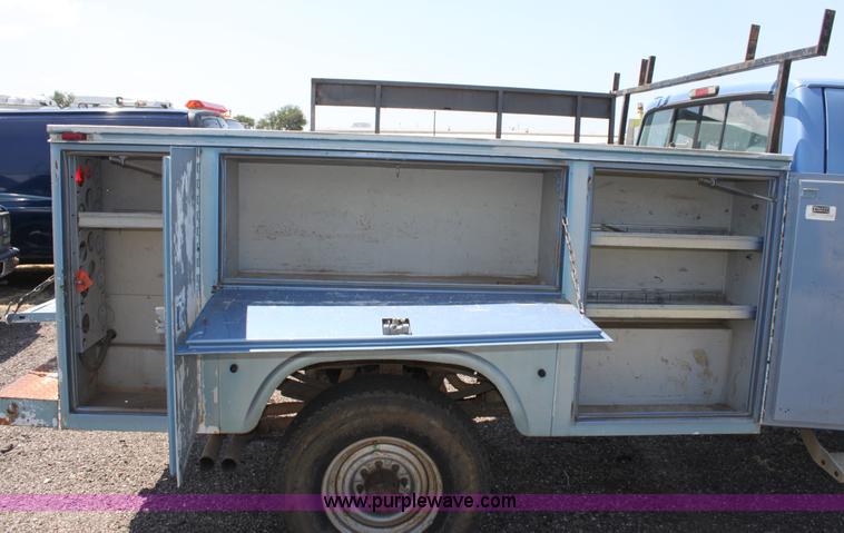 image for item D5333 1996 Ford F350 XL utility pickup truck