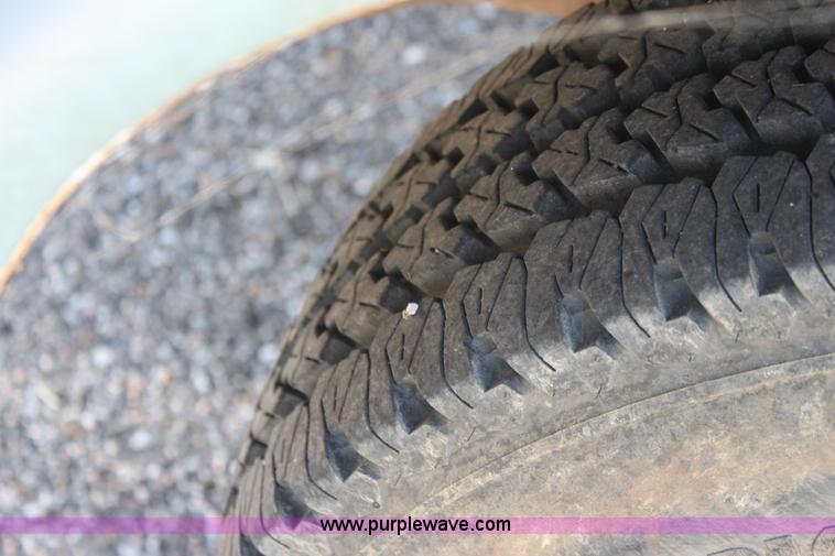 image for item D5333 1996 Ford F350 XL utility pickup truck