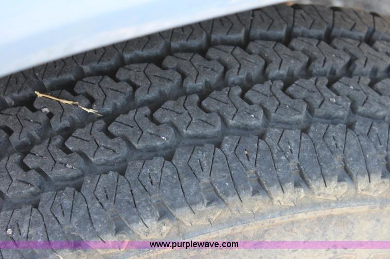 image for item D5333 1996 Ford F350 XL utility pickup truck