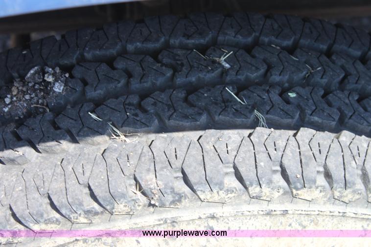 image for item D5333 1996 Ford F350 XL utility pickup truck