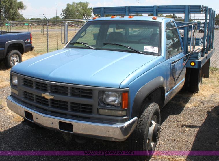 image for item D5334 1996 Chevrolet Cheyenne K3500 flatbed pickup truck