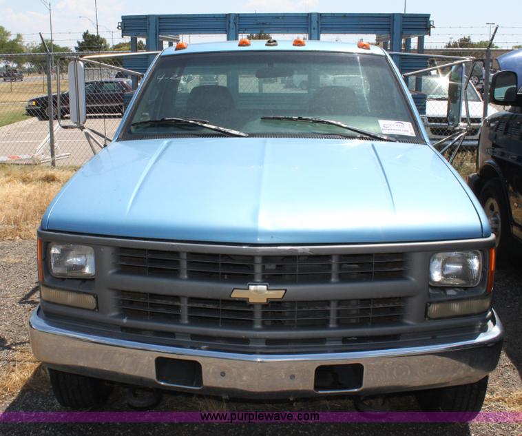 image for item D5334 1996 Chevrolet Cheyenne K3500 flatbed pickup truck