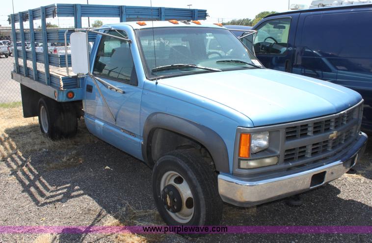 image for item D5334 1996 Chevrolet Cheyenne K3500 flatbed pickup truck