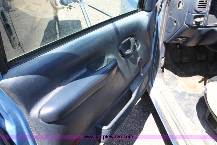 image for item D5334 1996 Chevrolet Cheyenne K3500 flatbed pickup truck