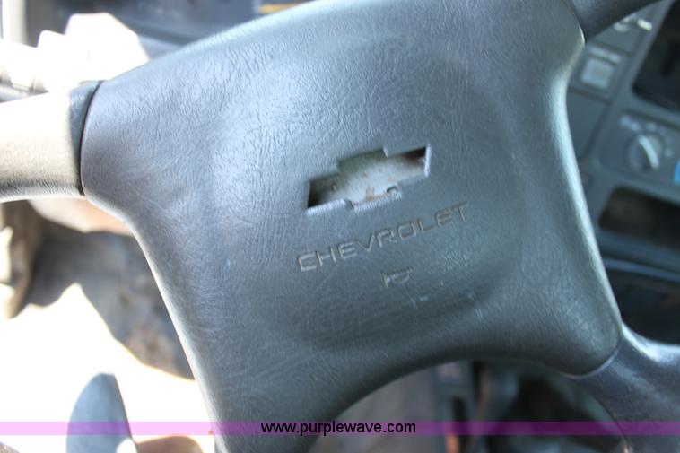 image for item D5334 1996 Chevrolet Cheyenne K3500 flatbed pickup truck