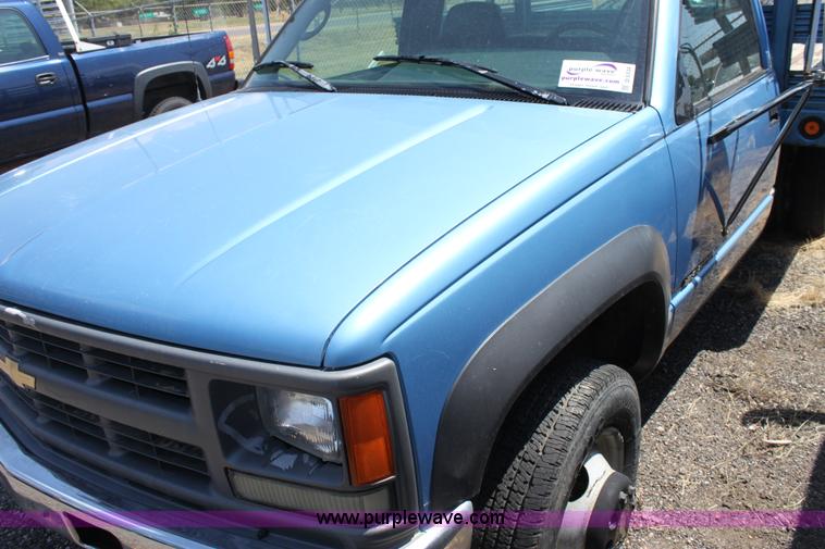 image for item D5334 1996 Chevrolet Cheyenne K3500 flatbed pickup truck