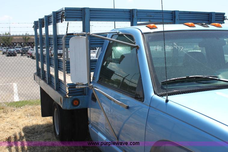 image for item D5334 1996 Chevrolet Cheyenne K3500 flatbed pickup truck