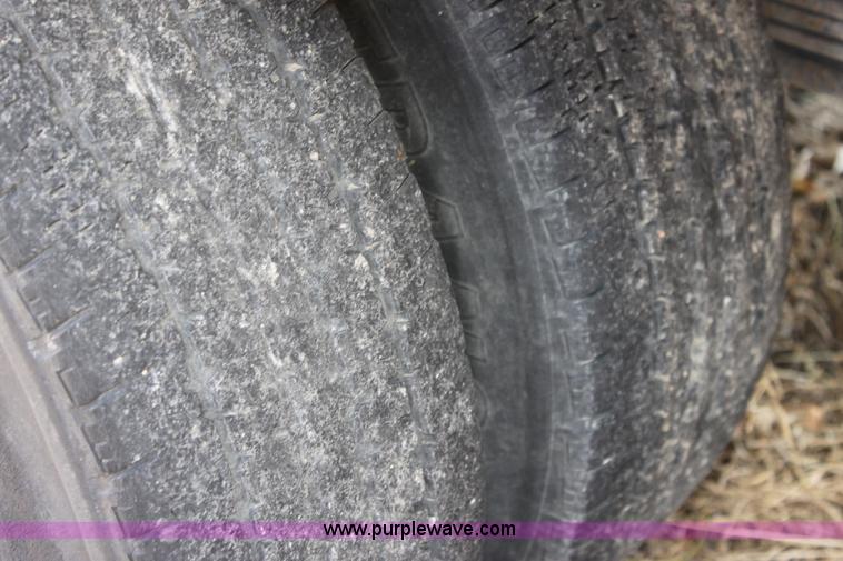 image for item D5334 1996 Chevrolet Cheyenne K3500 flatbed pickup truck