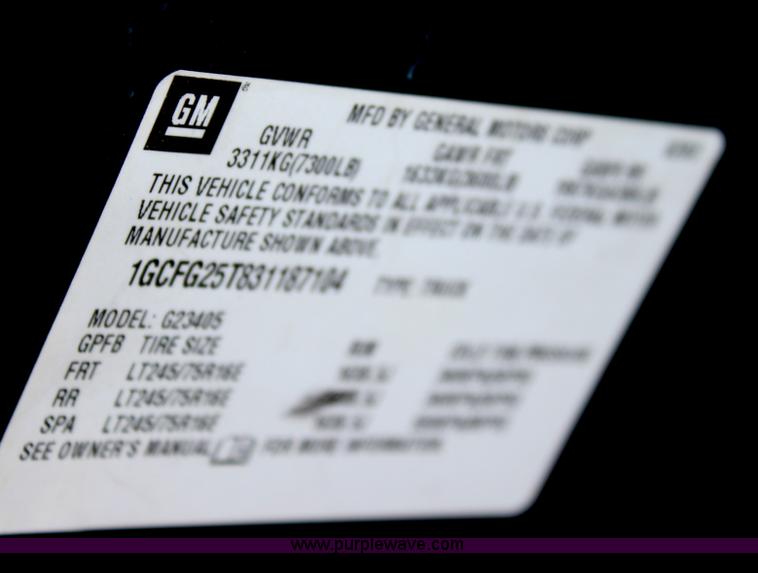 image for item D5335 2003 Chevrolet G2500 Express cargo van