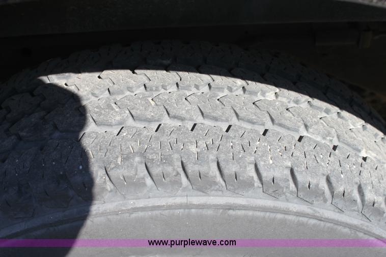 image for item D5335 2003 Chevrolet G2500 Express cargo van