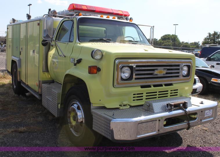 image for item D5336 1984 Chevrolet C70 lighting truck