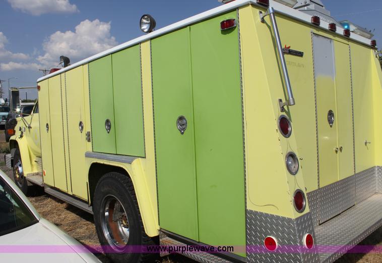 image for item D5336 1984 Chevrolet C70 lighting truck