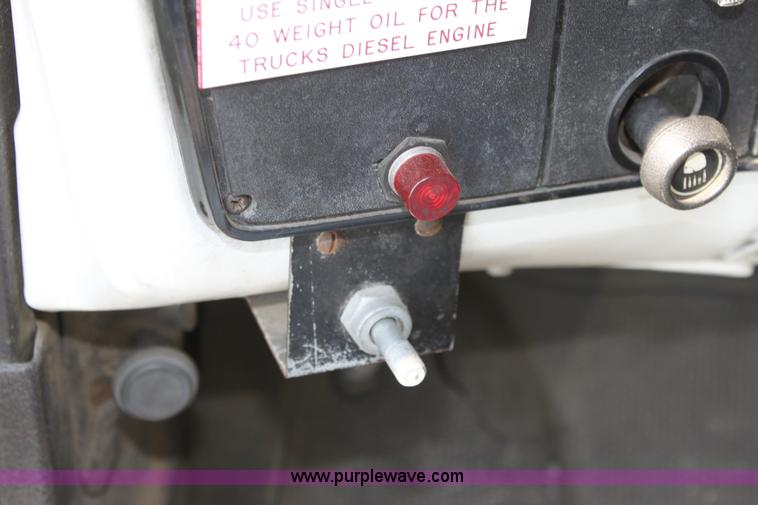 image for item D5336 1984 Chevrolet C70 lighting truck